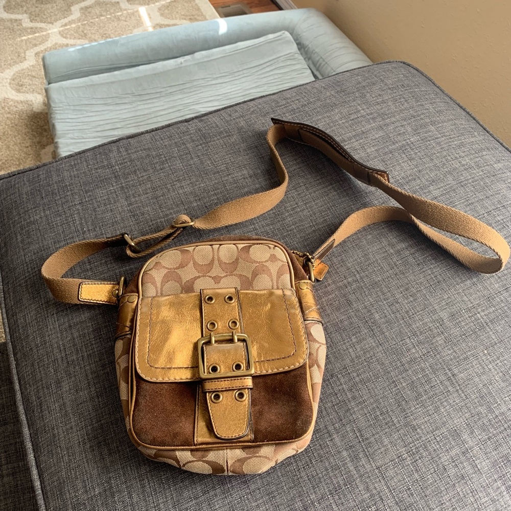 Vintage Coach crossbody camera bag